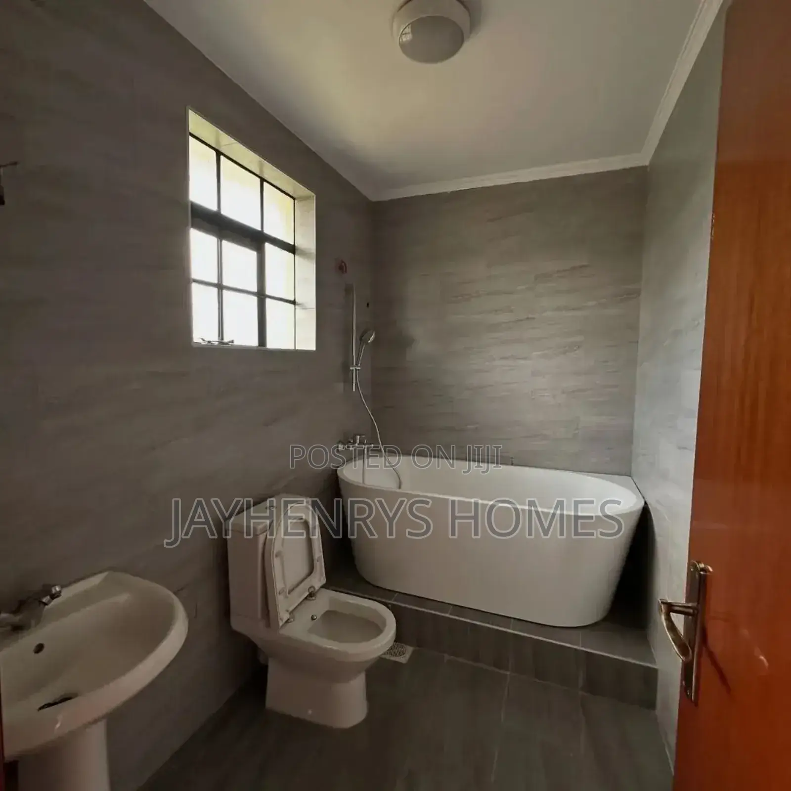 4bdrm House in Roysambu for sale