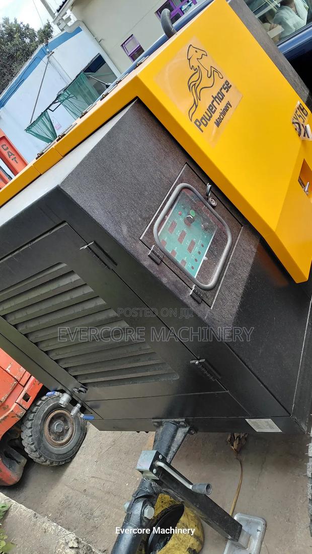 Commercial Diesel Air Compressor for Industrial Use With Accessories. - thumbnail 3