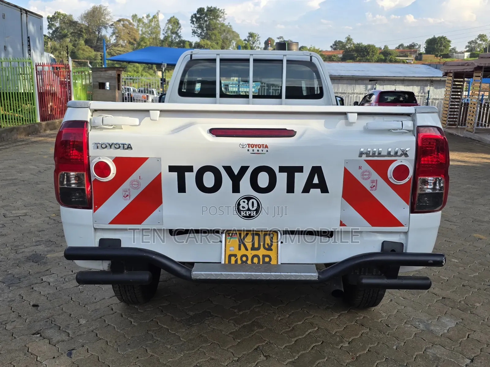 Toyota Hilux 2024 White