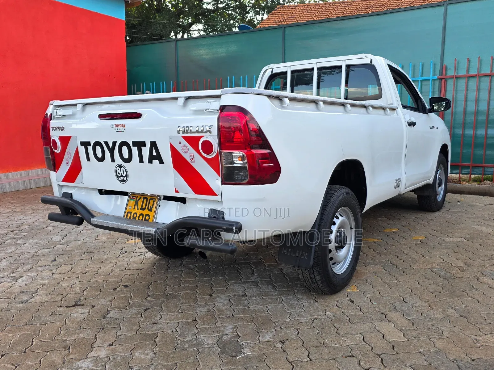 Toyota Hilux 2024 White