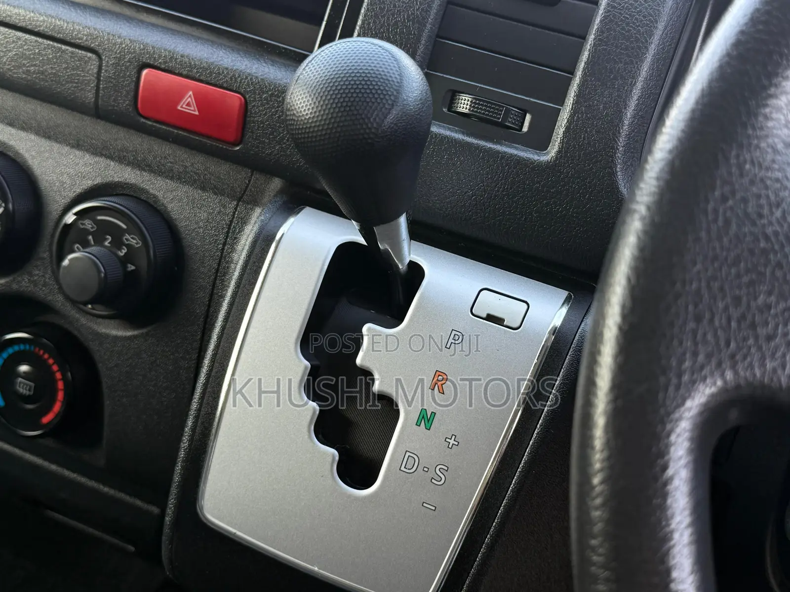 Toyota HiAce 2018