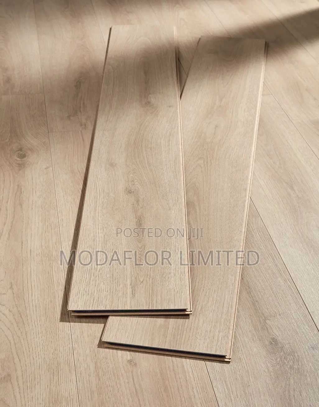Stylish Laminate Floor Planks_ Easy to Clean