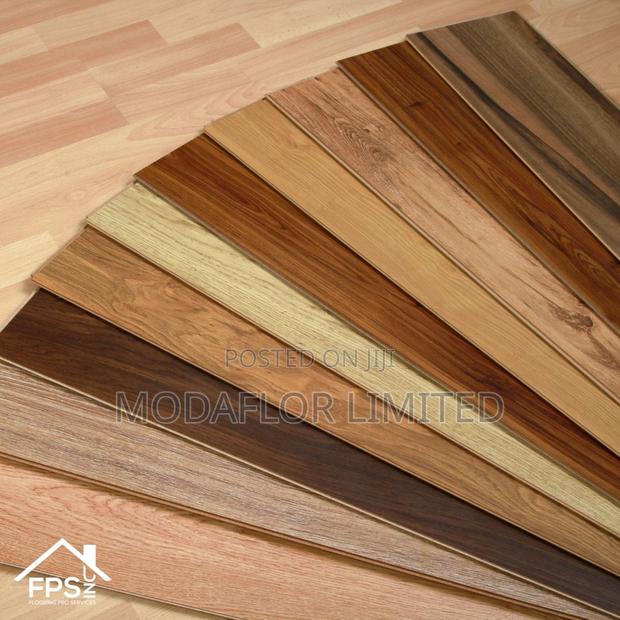 Smooth Finish Laminate Flooring _ Professional Fixing