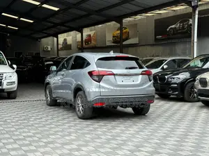 Honda Vezel 2018 Silver