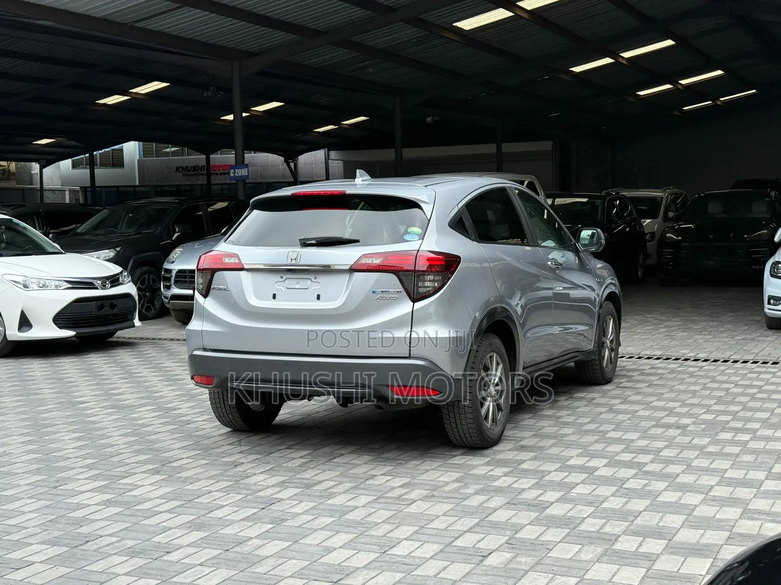 Honda Vezel 2018 Silver
