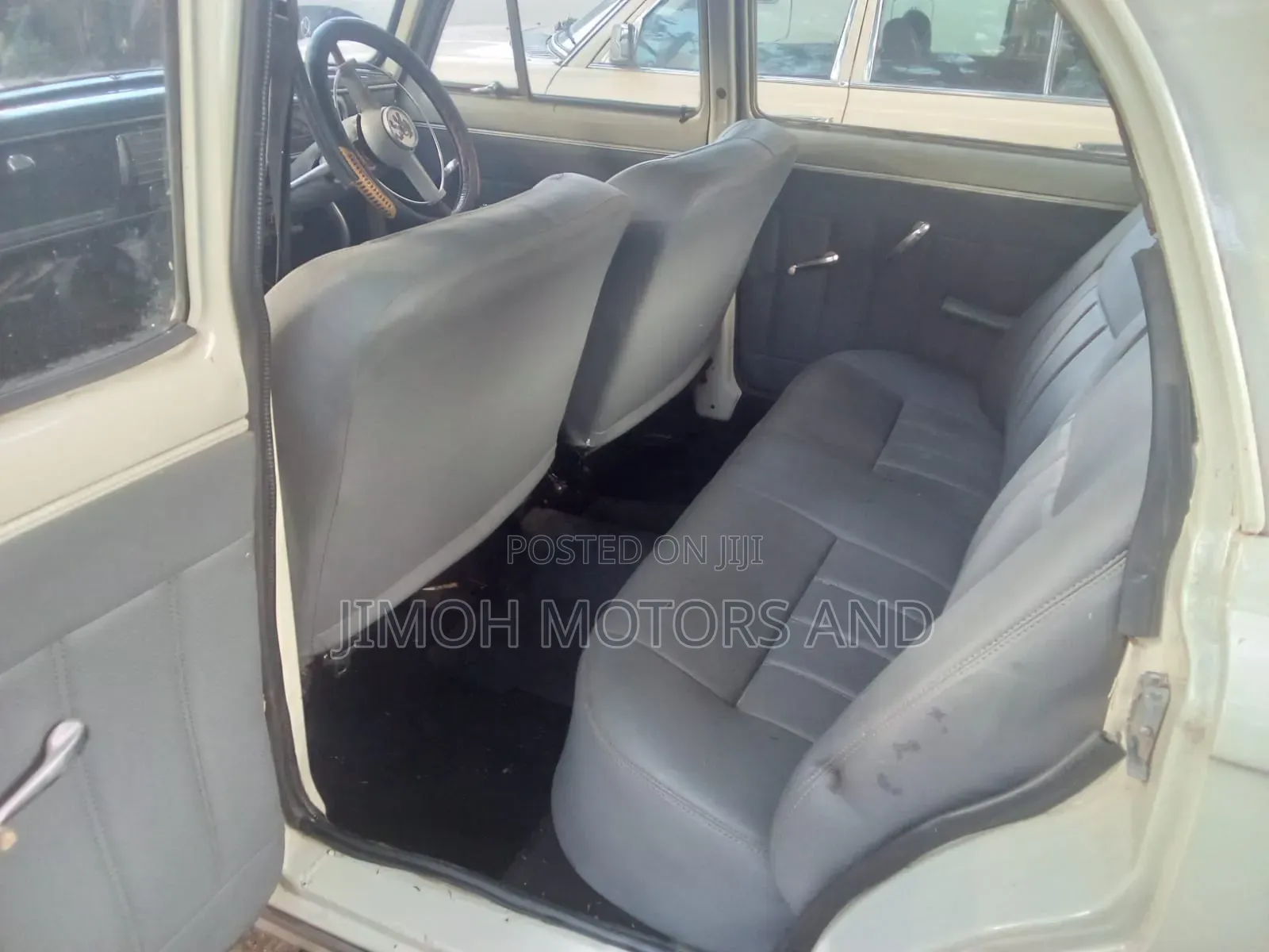 Peugeot 304 1970 Off white