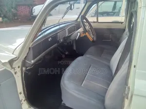 Peugeot 304 1970 Off white