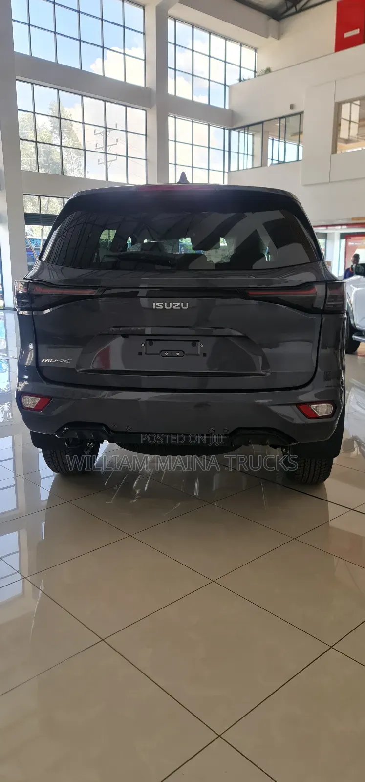 New Isuzu MU-X 2025 Gray