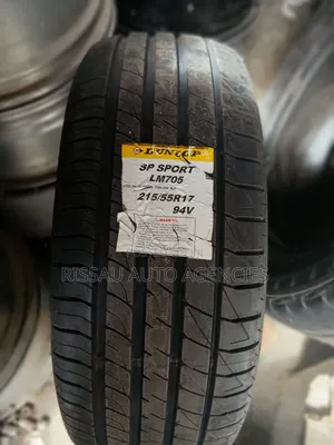 215/55 R 17 Dunlop Tyres Made in Japan.
