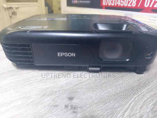 Epson Eb-S02 — Crisp, Clear, Dependable Projection - main view