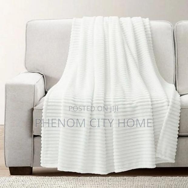Stripped Throwblankets for Bed and Couch - thumbnail 3