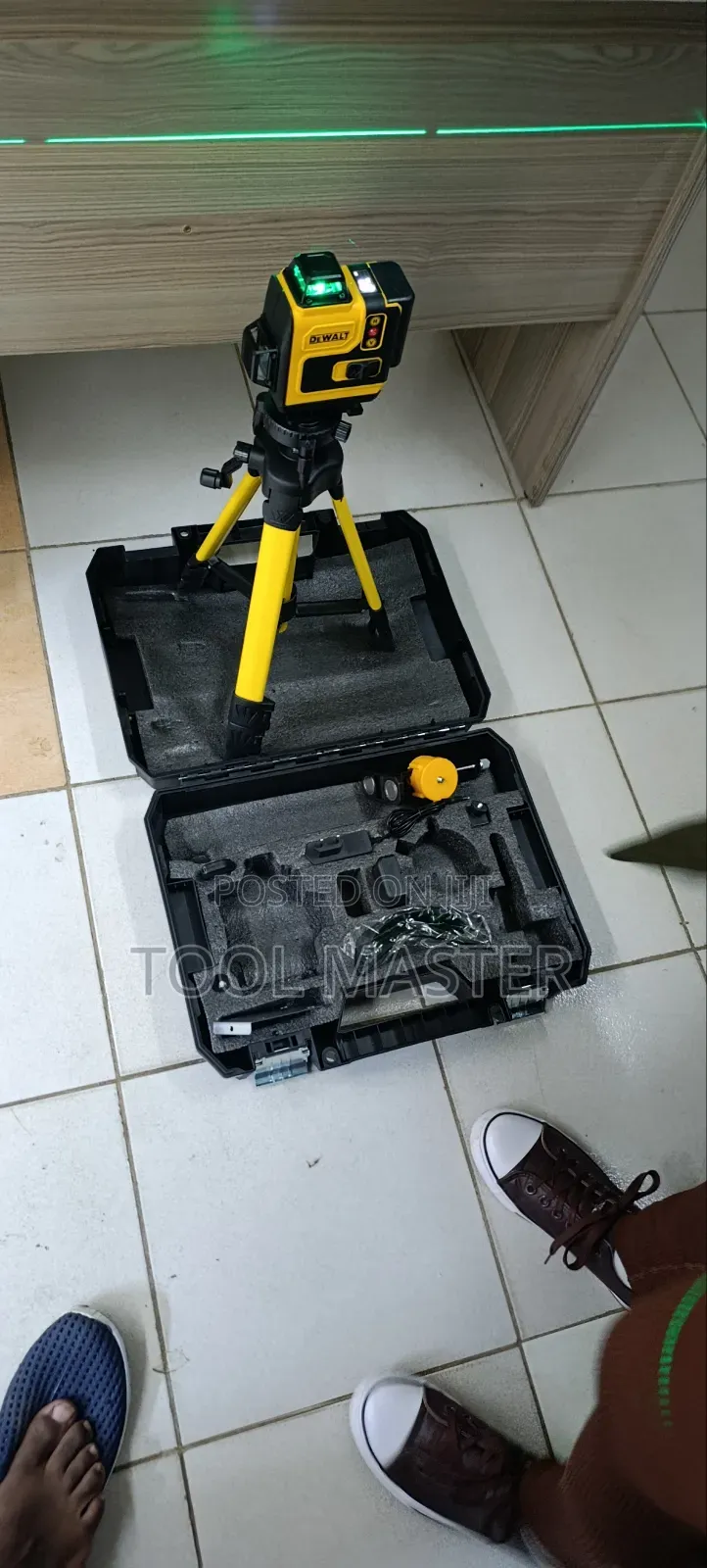 16lines Dewalt Laser Level With Tripod Stand