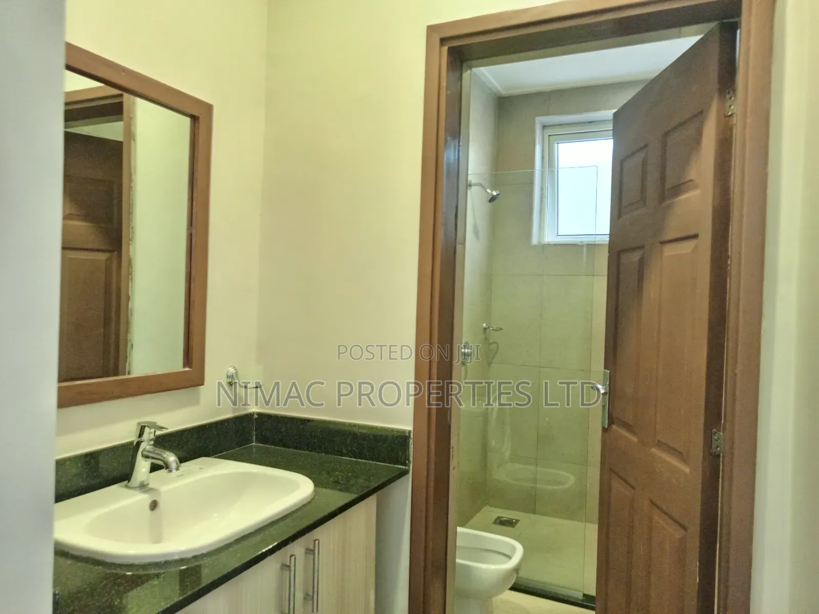 2bdrm Block of Flats in Sunpark Residence., Gateway Mall Area for sale