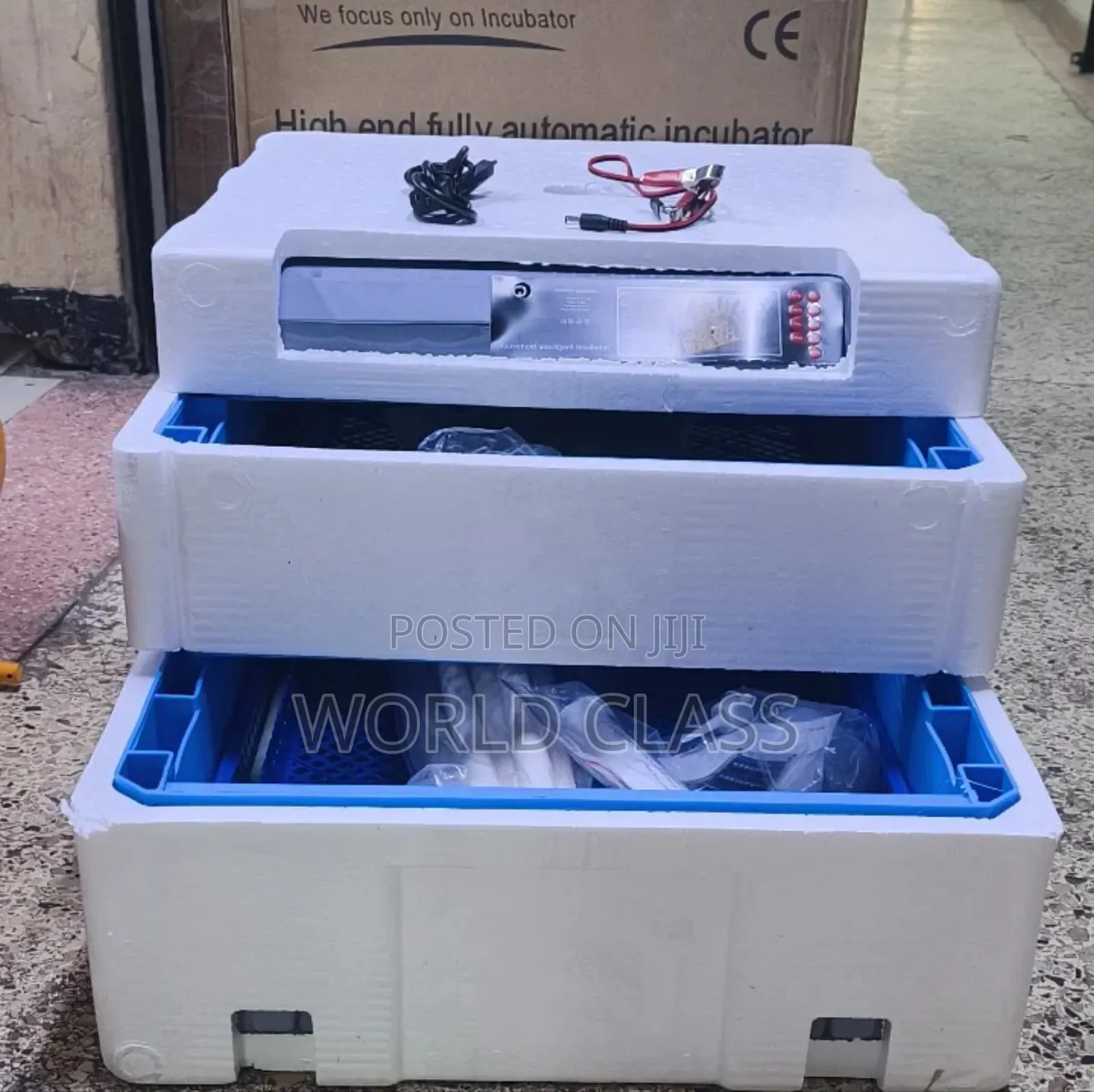 136 Eggs a/Dc Incubator