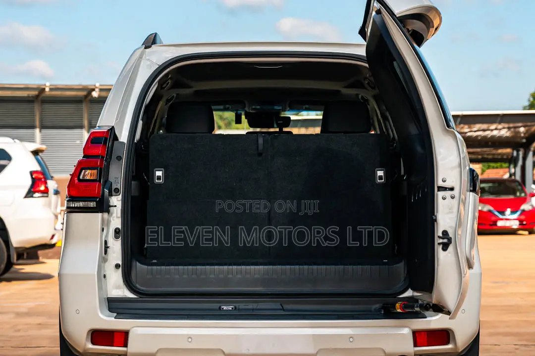 Toyota Land Cruiser Prado 2019 White