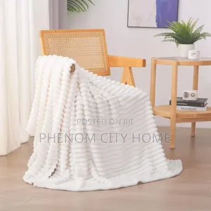 White Throwblanket for Couch and Bed