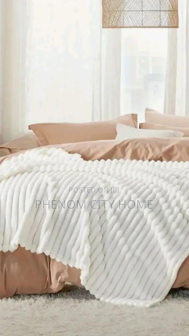 White Throwblanket for Couch and Bed - thumbnail 3