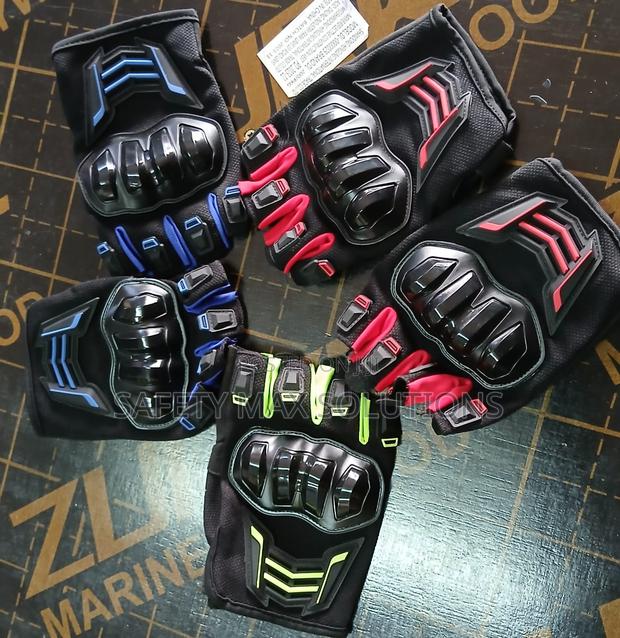 Half Gloves With Knuckles - thumbnail 2