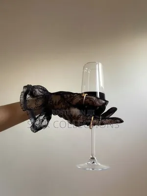 Short Lace Gloves
