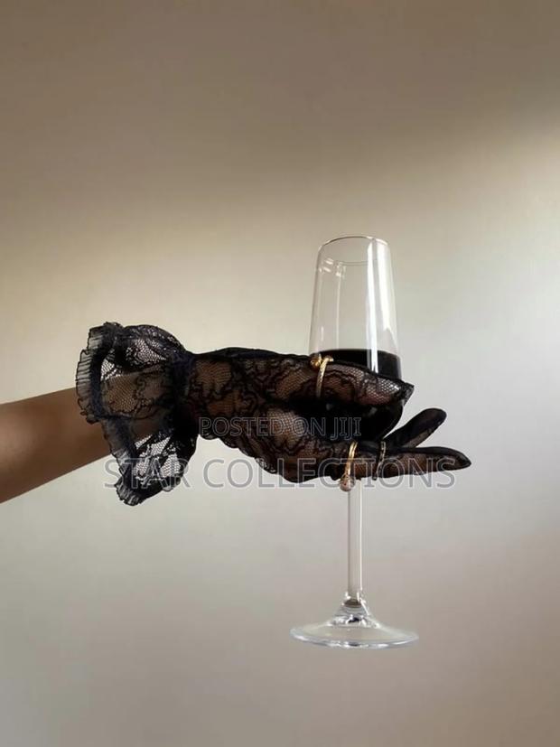 Short Lace Gloves - main view