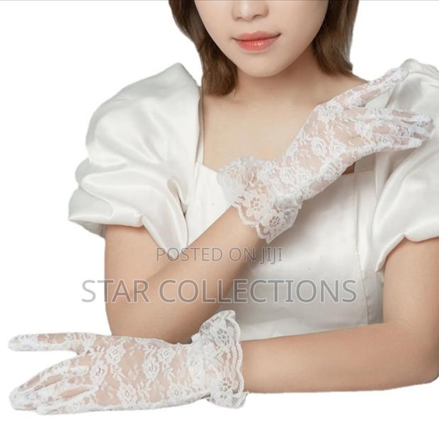 Short Lace Gloves - thumbnail 4