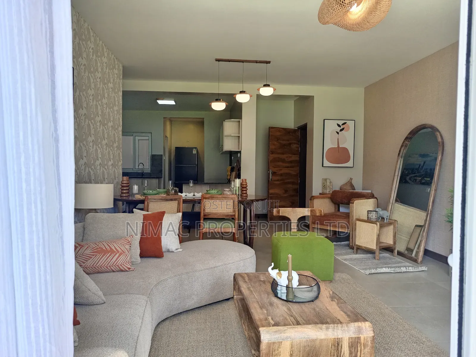 3bdrm Block of Flats in Sunpark Residence, Gateway Mall Area for sale