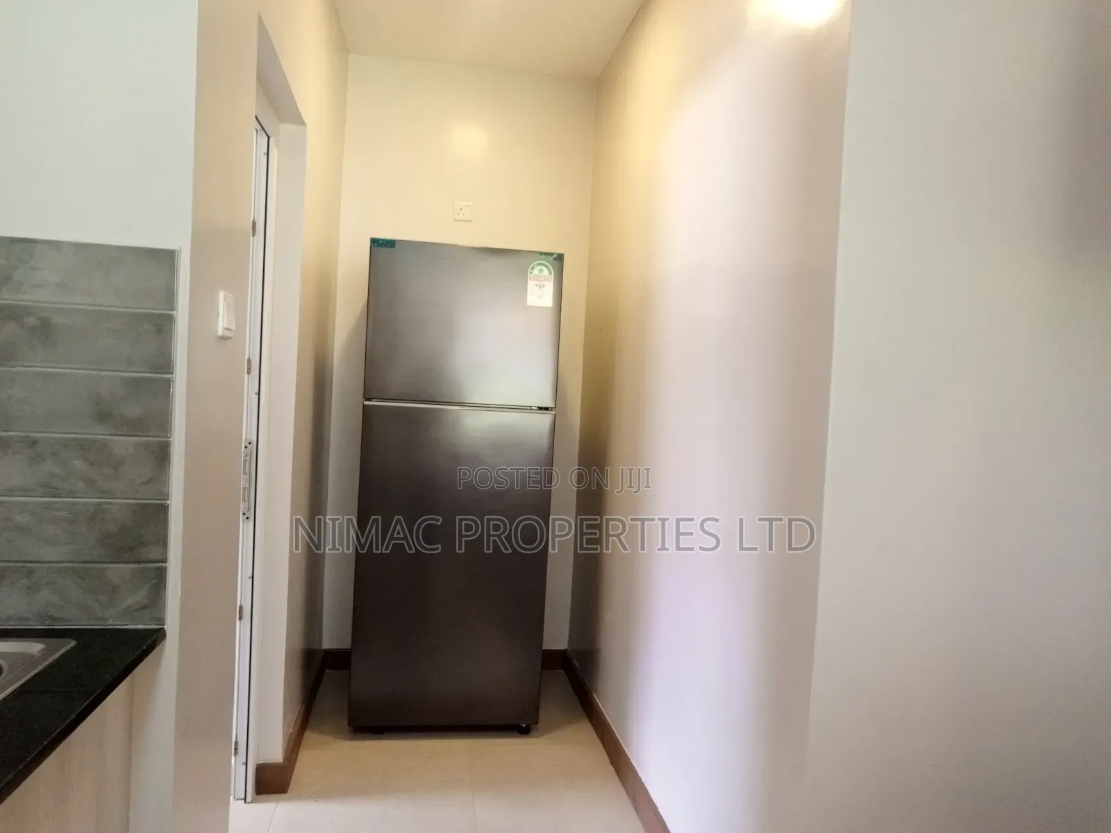3bdrm Block of Flats in Sunpark Residence, Gateway Mall Area for sale
