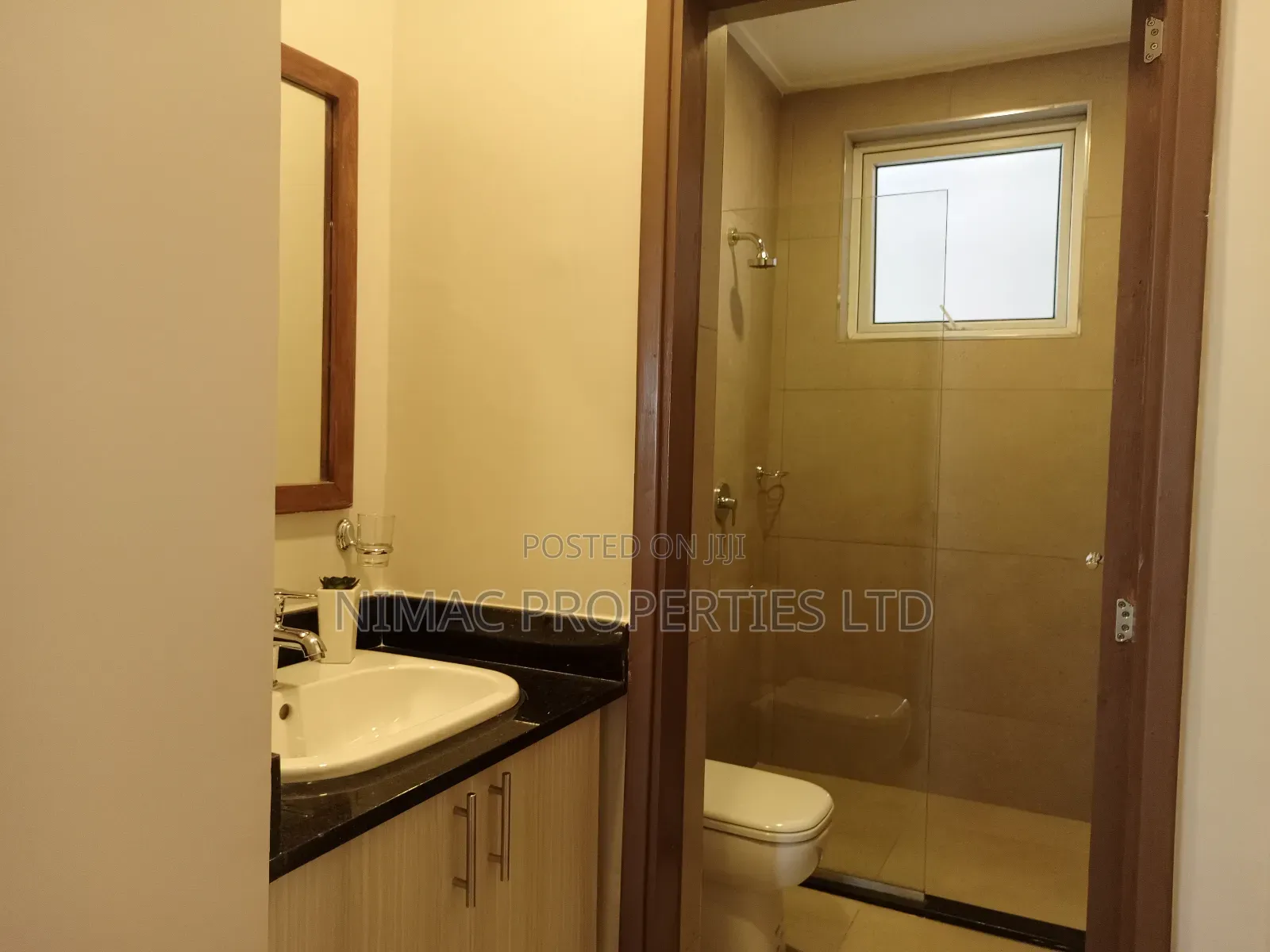 3bdrm Block of Flats in Sunpark Residence, Gateway Mall Area for sale