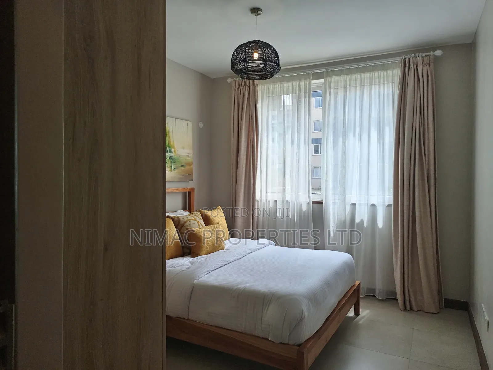 3bdrm Block of Flats in Sunpark Residence, Gateway Mall Area for sale