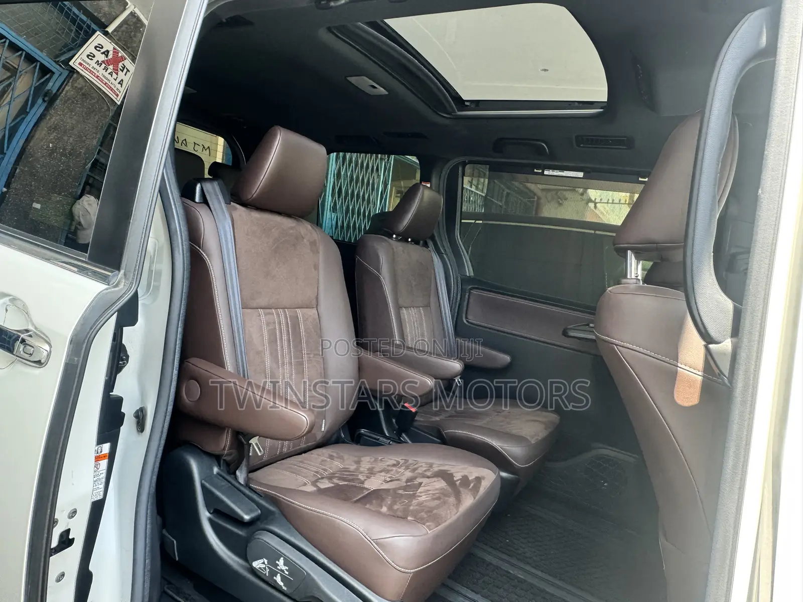 Toyota Esquire 2.0 AWD (7 seater) 2020 White