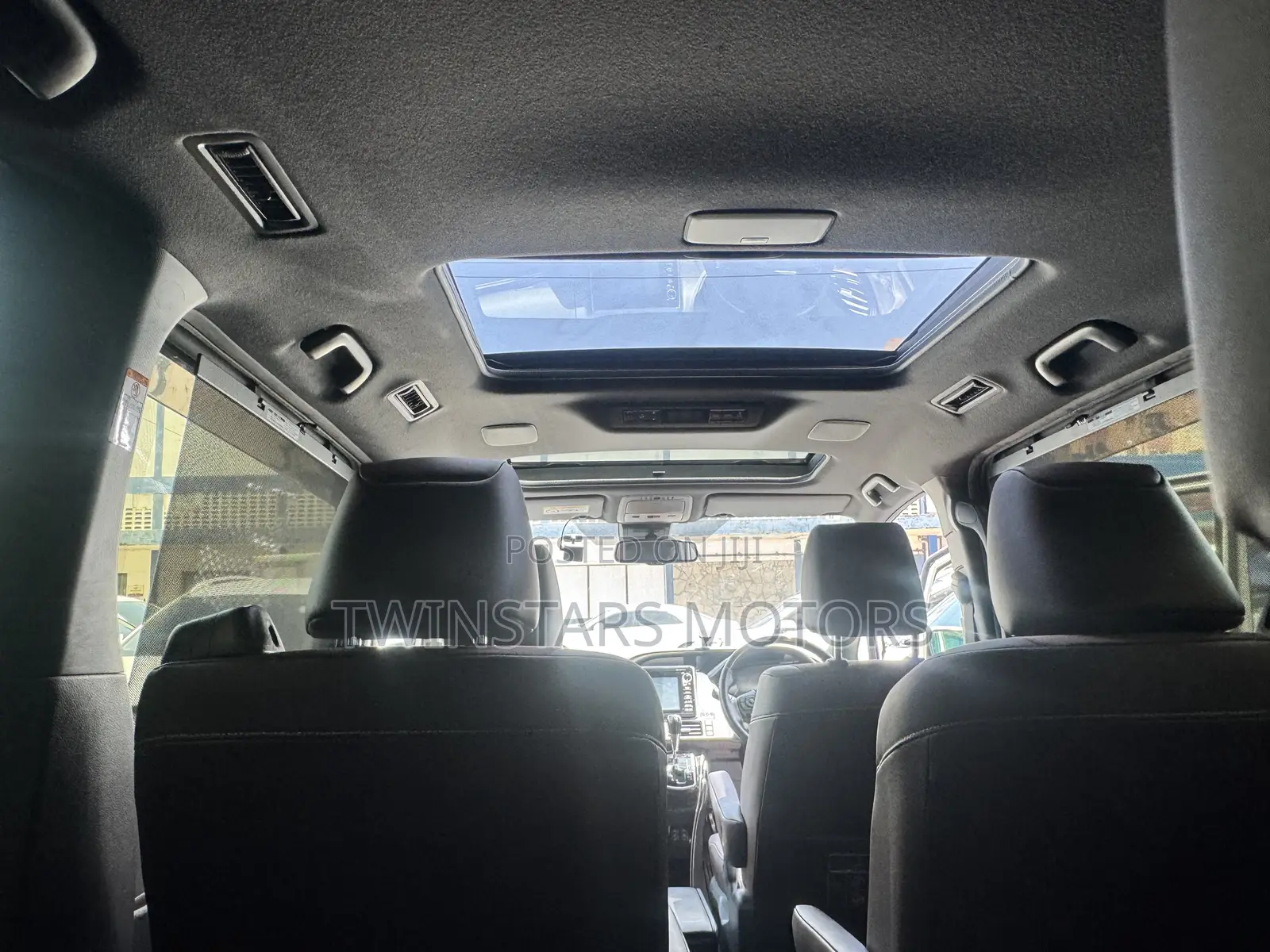 Toyota Esquire 2.0 AWD (7 seater) 2020 White