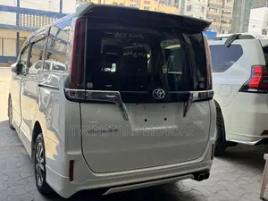 Toyota Esquire 2.0 AWD (7 seater) 2020 White