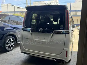 Toyota Esquire 2.0 AWD (7 seater) 2020 White