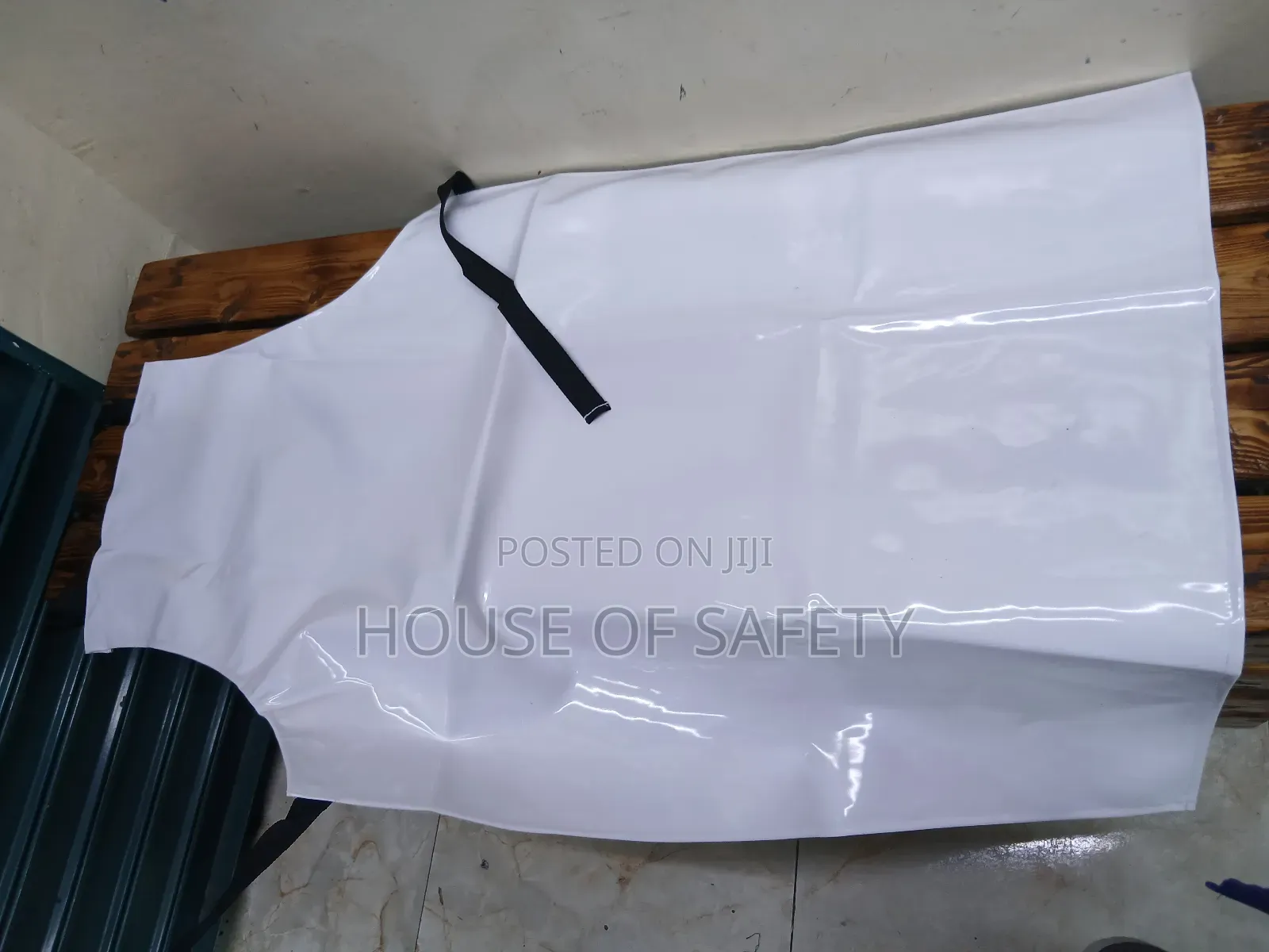 Reusable and Cost-Effective Aprons