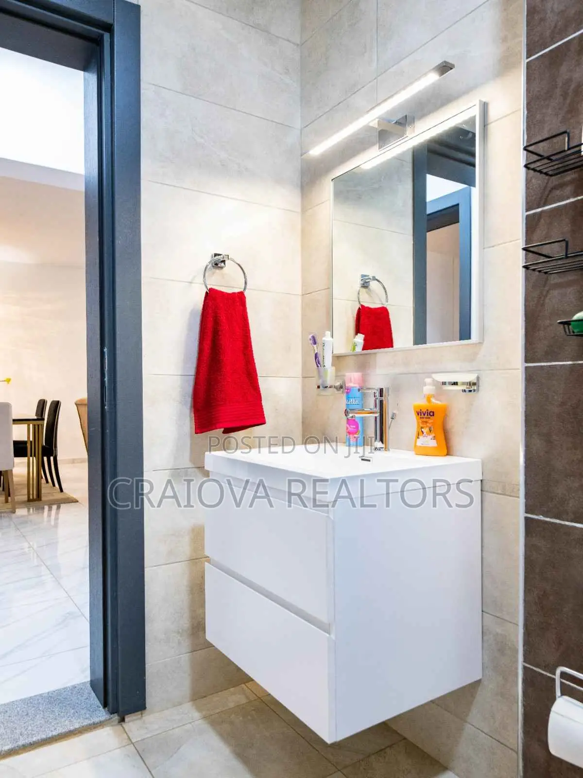 3bdrm Duplex in Valley Arcade for rent