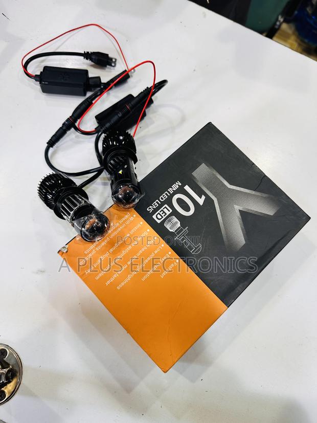 Y10 H7 Mini Projector – 360° Powerful Light Output - main view