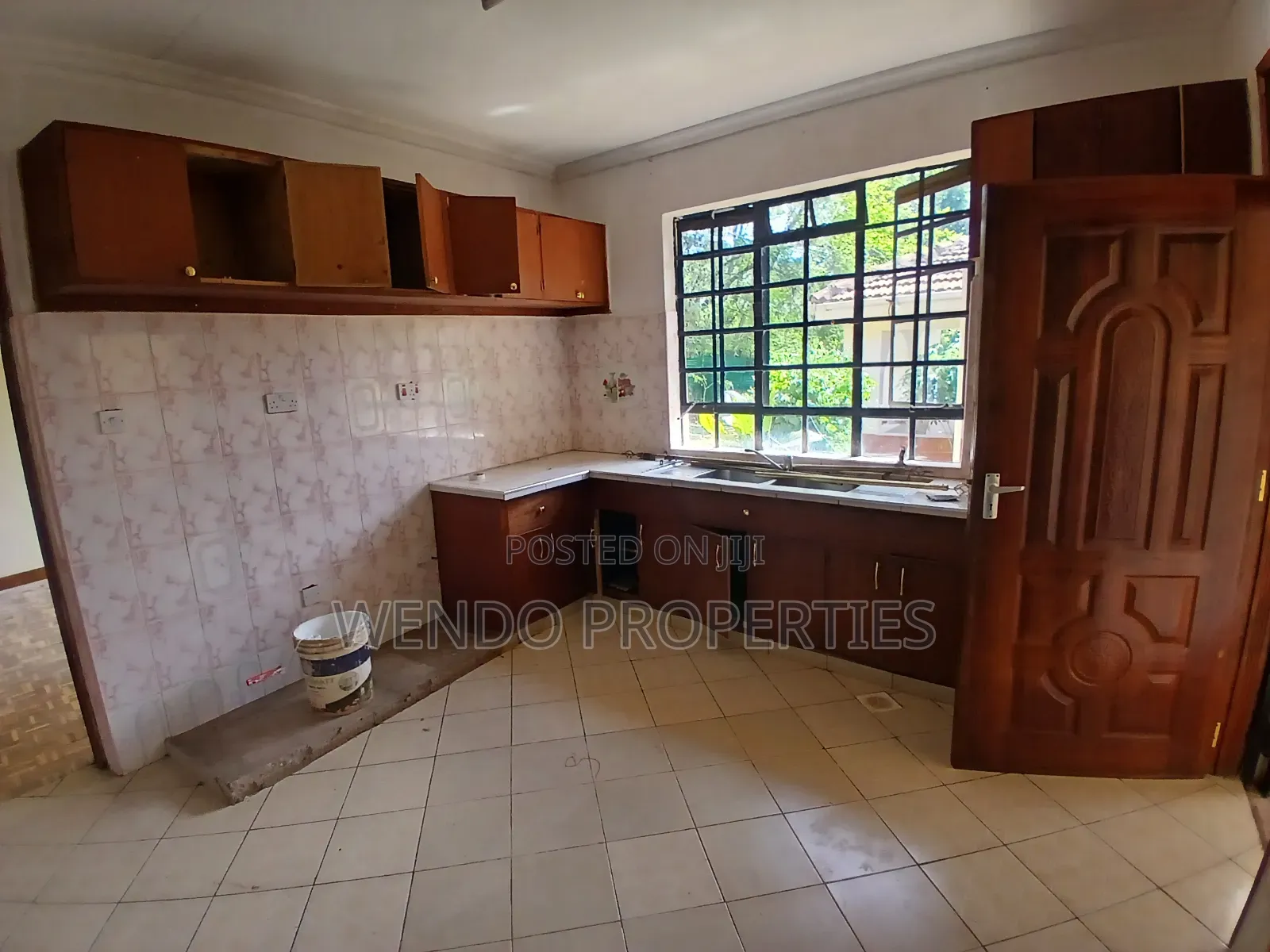 4bdrm Bungalow in Karen for rent