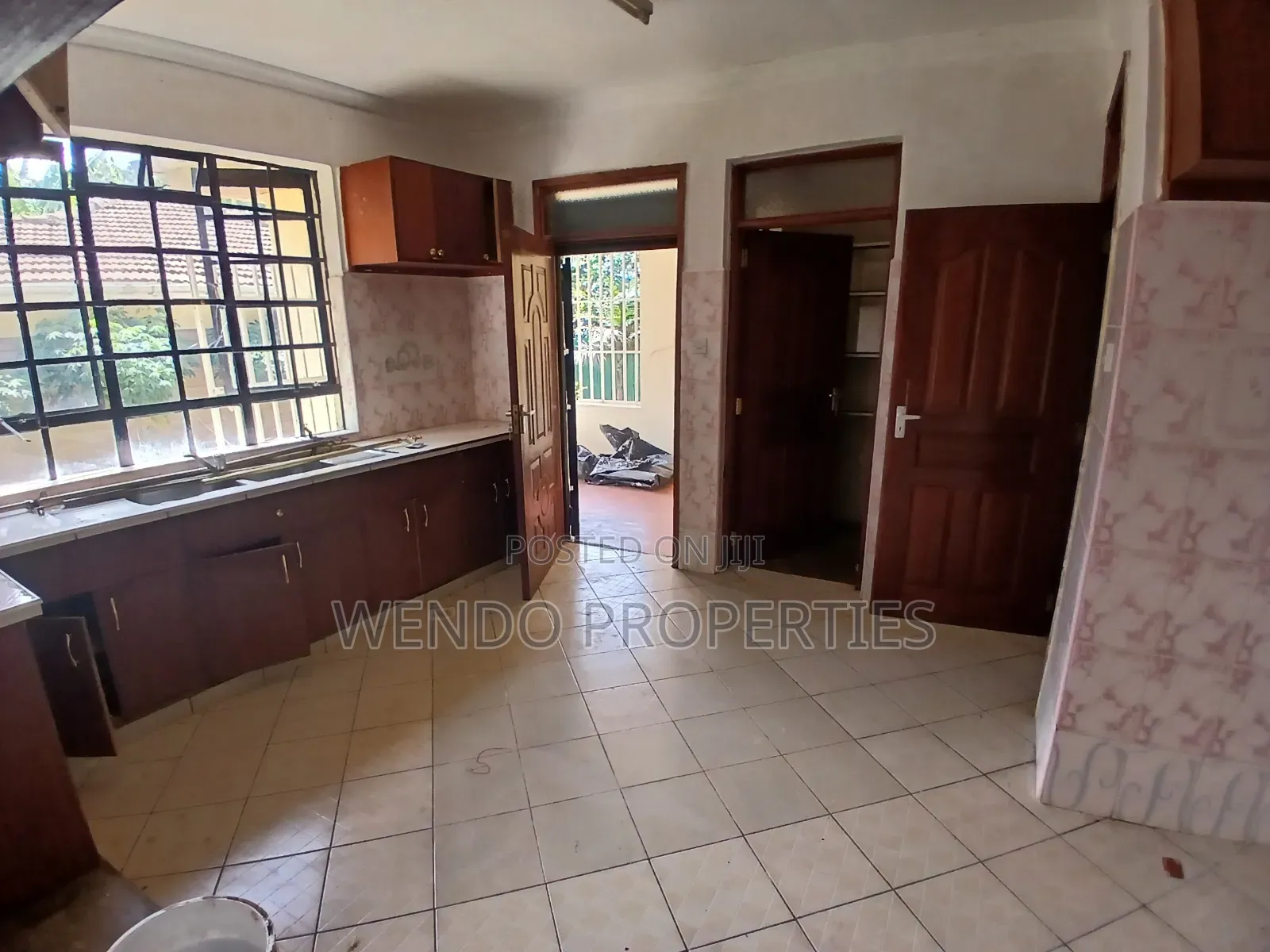 4bdrm Bungalow in Karen for rent