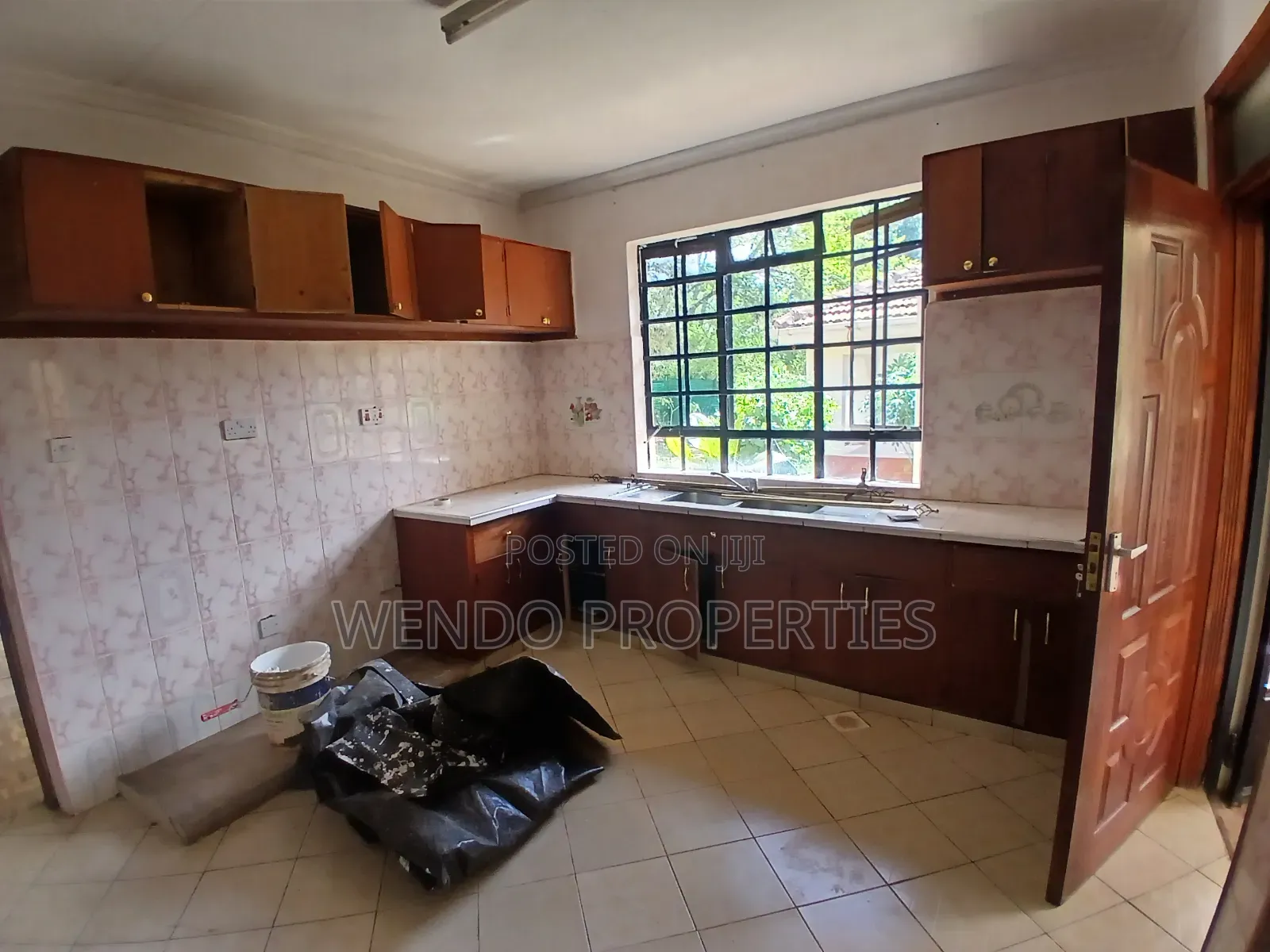 4bdrm Bungalow in Karen for rent