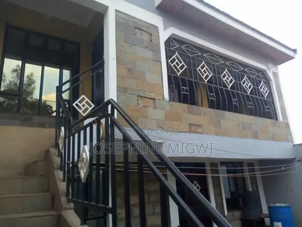 7bdrm House in Shooters, Complex Utawala for sale