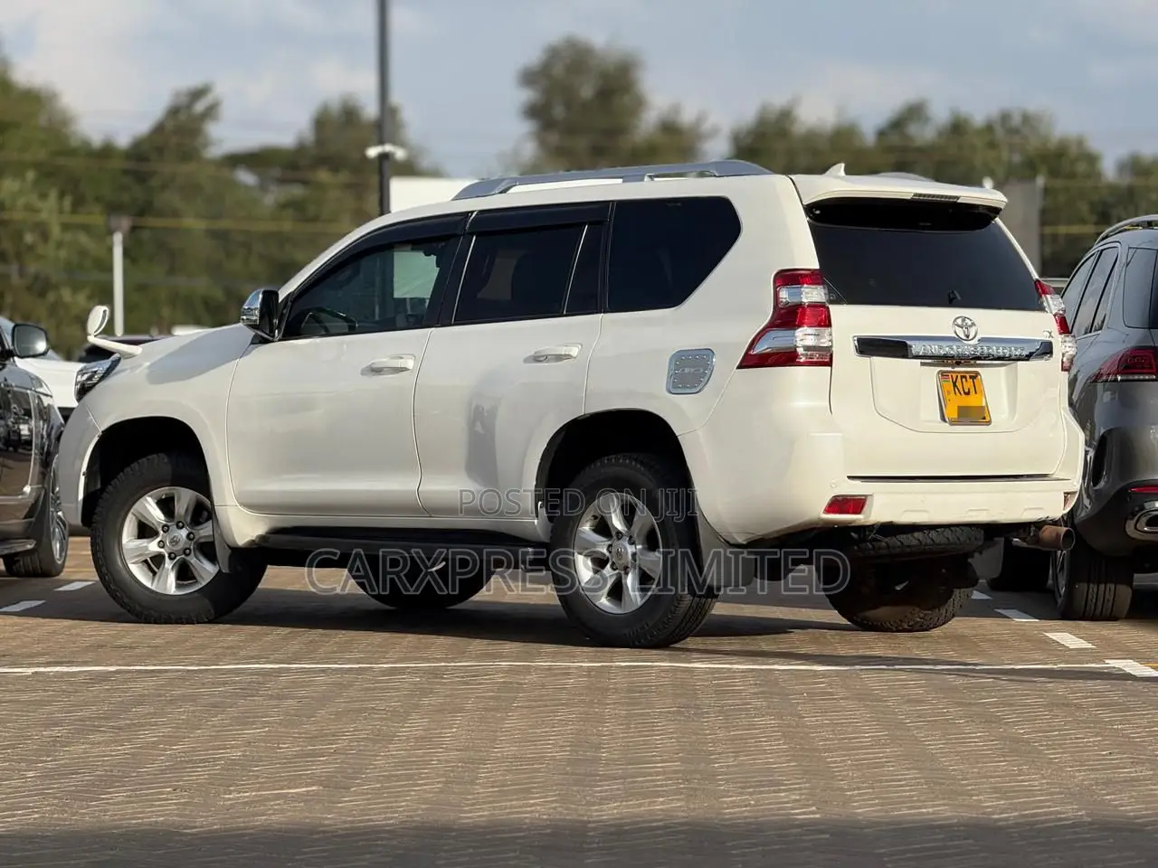 Toyota Land Cruiser Prado 2.7 i 2012 White