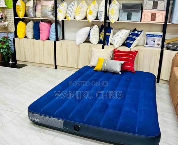 Inflatable Mattress Bed With Free Pump/Inflatable Bed