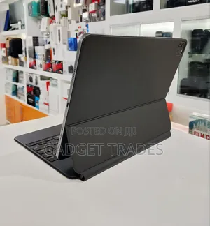 Apple iPad Pro 12.9 (2022) 256 GB Silver