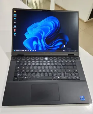 Laptop Dell Alienware M16 R2 32GB Intel Core Ultra 9 SSD 1T