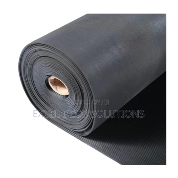 Durable Ribbed Rubber Floor Mat – Anti-Slip Waterproof - main view