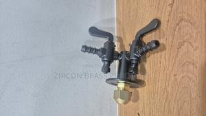 Reliable 2-Way Gas Tap for Laboratory Use - main view