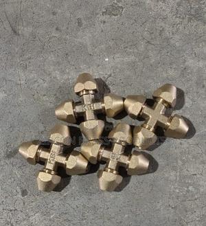 High-Quality Brass Cross 4-Way Female Adapter