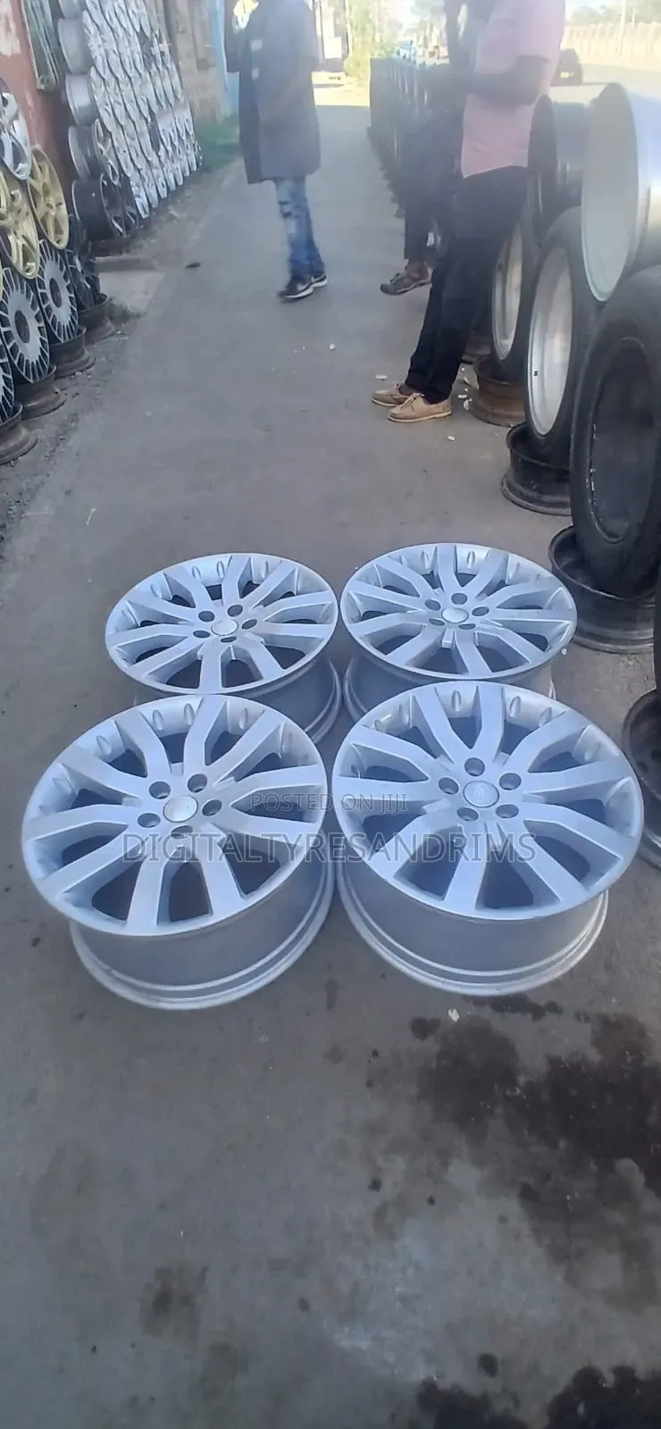 Original Rangerover Rims Size 20"At Affordable Cost