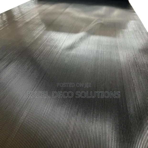 Non-Slip Ribbed Rubber Mat for High Traffic Areas - main view