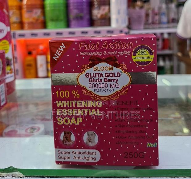 Bloom Gluta Berry Whitening Essential Soap - main view